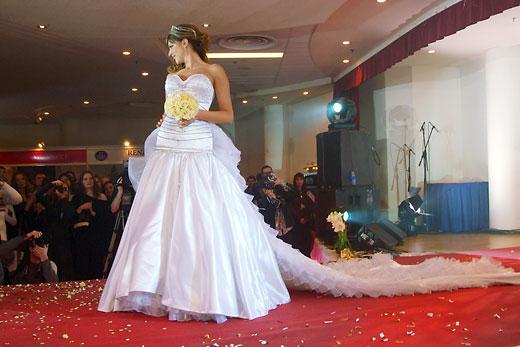 Свадебное платье в 1 миллион евро Свадебная выставка Wedding Fair